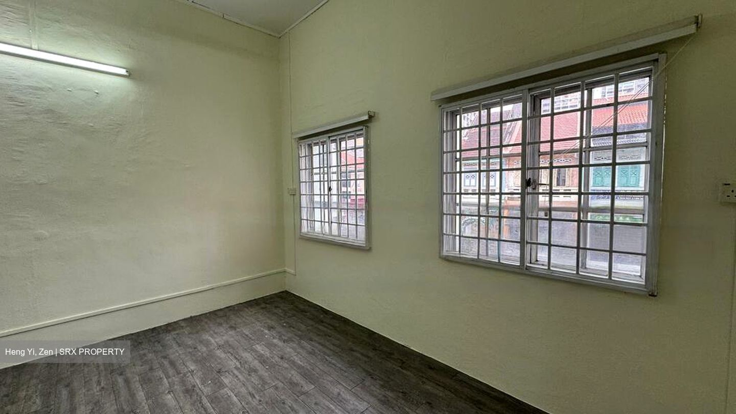 Jalan Besar (D8), Office #450951091